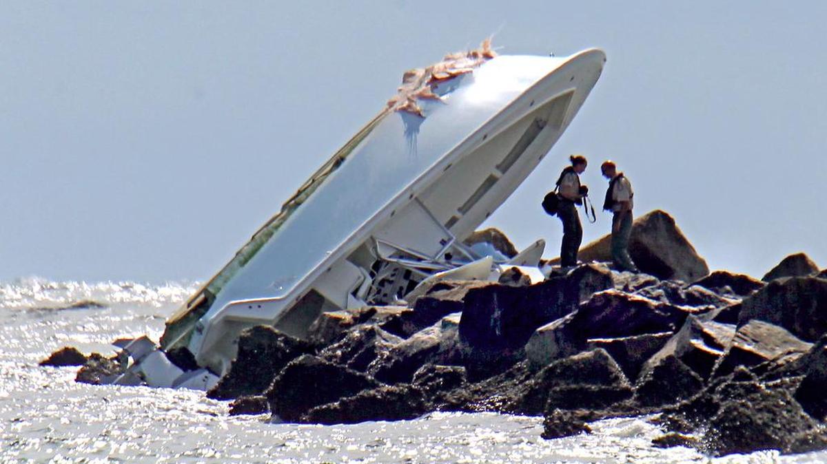 La lancha donde viajaban José Fernández y dos acompañantes quedó volcada en el rompeolas de Gocernment Cut, frente a South Beach.