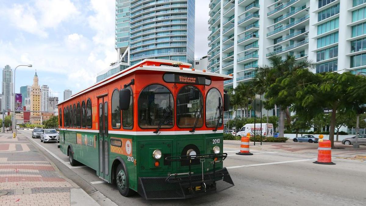 El trolley de Miami en el centro de esa ciudad. Las autoridades de Doral evaluarán la ampliación de las rutas del servicio del Trolley.