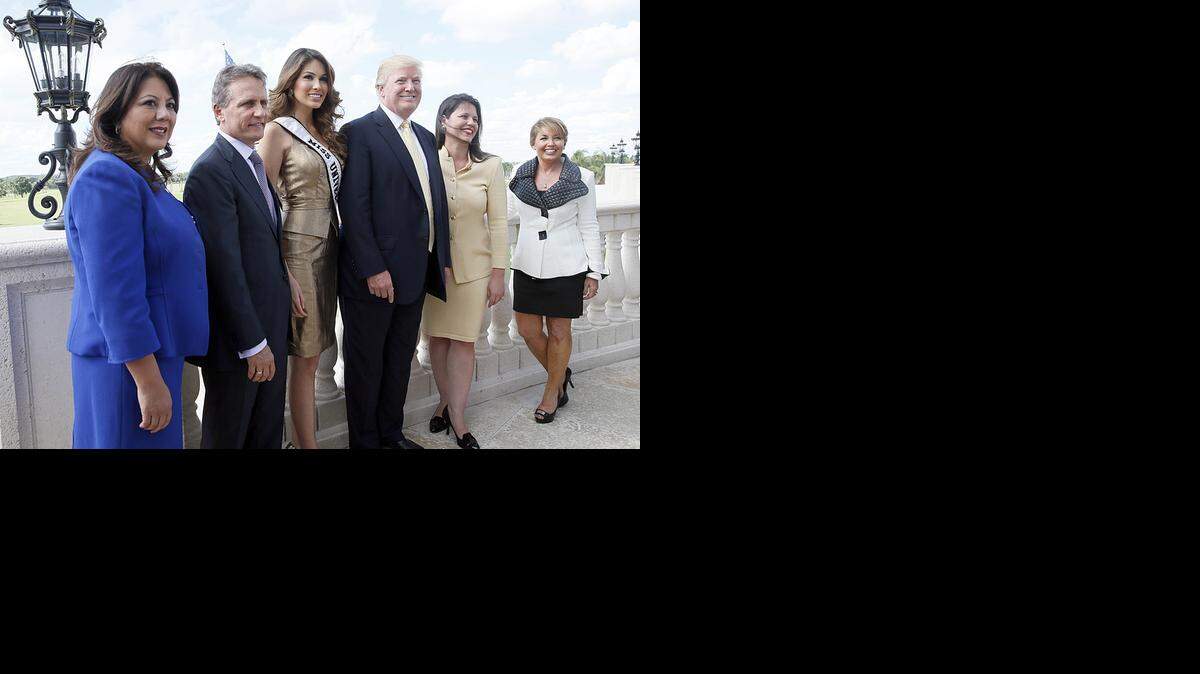 
La comisionada Sandra Ruiz, el alcalde Luigi Bora, Miss Universo 2013 Gabriela Isler, el inversionista Donald Trump, la comisionada Ana María Rodríguez, y la presidenta de la Organización Miss Universo, Paula Shugart, durante una rueda de prensa el 2 de octubre en Doral.
