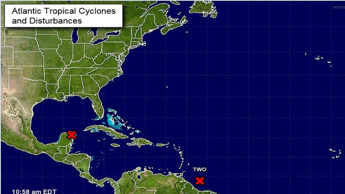 Alerta por la posible formación de dos tormentas tropicales en las próximas 48 horas. El primero se mueve hacia el sureste del Golfo de México, y el segundo hacia Venezuela.