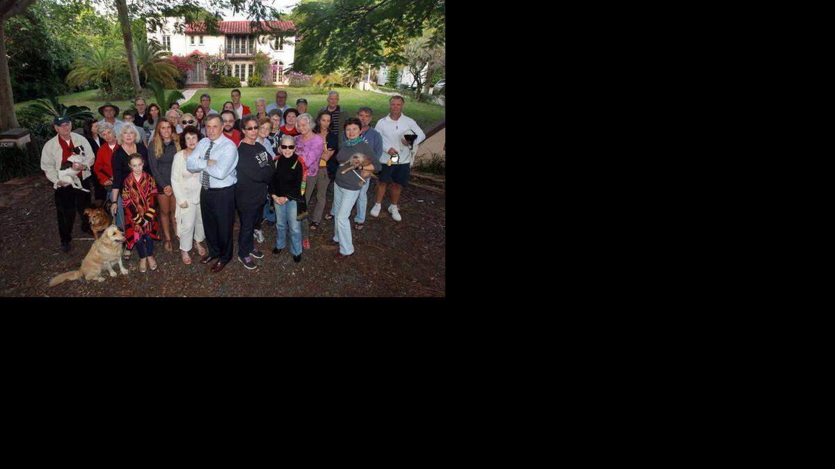 
El mes pasado, la Junta de Conservación de la Ciudad acordó estudiar, urgida por vecinos de Coconut Grove, si la casa del 3259 St. Gaudens Rd., construida en la década de 1920, debería ser declarada histórica.


