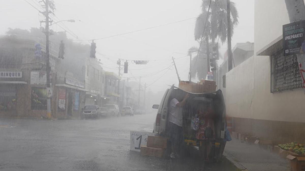 La intensas lluvias del huracán Irma se sintieron desde muy temprano en Puerto Rico, donde lo peor estaba por llegar en el momento de tomar esta foto.