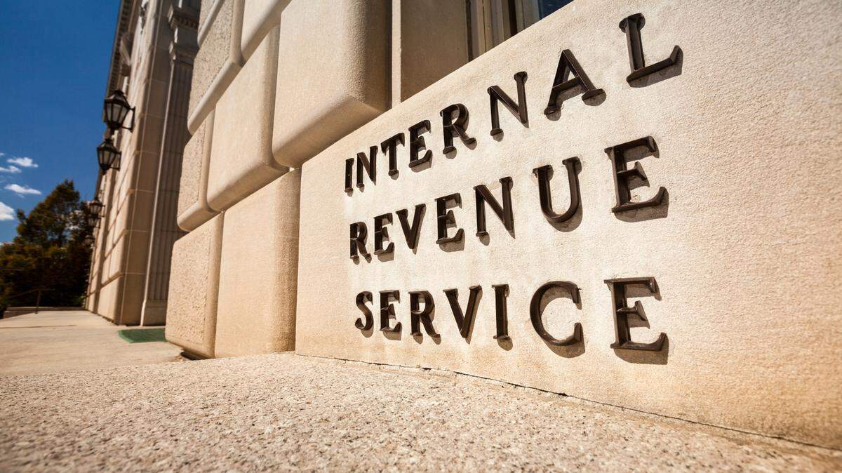 Para cualquier proceso migratorio es importante cumplir con las obligaciones tributarias en Estados Unidos. El Servicio de Rentas Internas (IRS) otorga un Número TIN a quienes no son elegible para un número de Seguro Social (SSN).