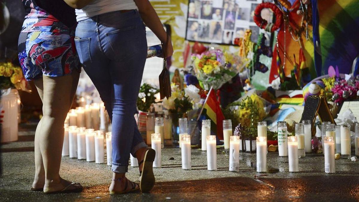 Estados Unidos recuerda este lunes a las 49 víctimas de la peor matanza por arma de fuego en la historia reciente del país, ocurrida hace un año durante una fiesta latina en el club gay Pulse de Orlando, en el centro de Florida.