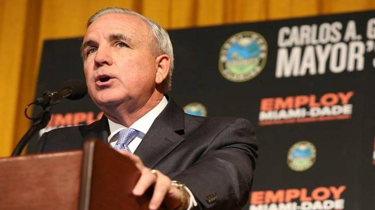 Ahora que Opa-locka está pasando trabajo para pagar sus costos más básicos, el alcalde de Miami-Dade Carlos Giménez urgió a la oficina del gobernador, por segunda vez en ocho meses, que coloque bajo su control a la ciudad.