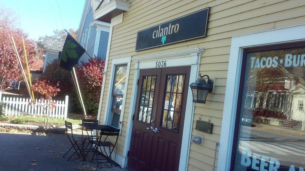 Entrada del restaurante Cilantro en Manchester, Vermont, donde el pasado 8 de octubre fue arrestado por agentes federales un guatemalteco tras recibir un envío de 37 kilos de heroina que venía de Miami. El acusado, Diego Walther Anibal Mejía Paredes, fue detenido fuera del restaurante pero el paquete que contenía la droga tenía la dirección del restaurante, según documentos del tribunal federal.