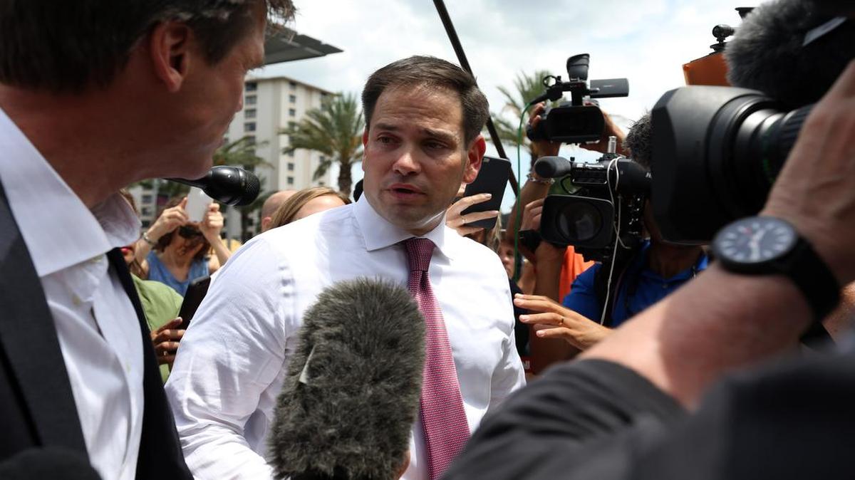 El senado por Florida Marco Rubio responde a preguntas de los periodistas tras la masacre en Orlando la semana pasada.
