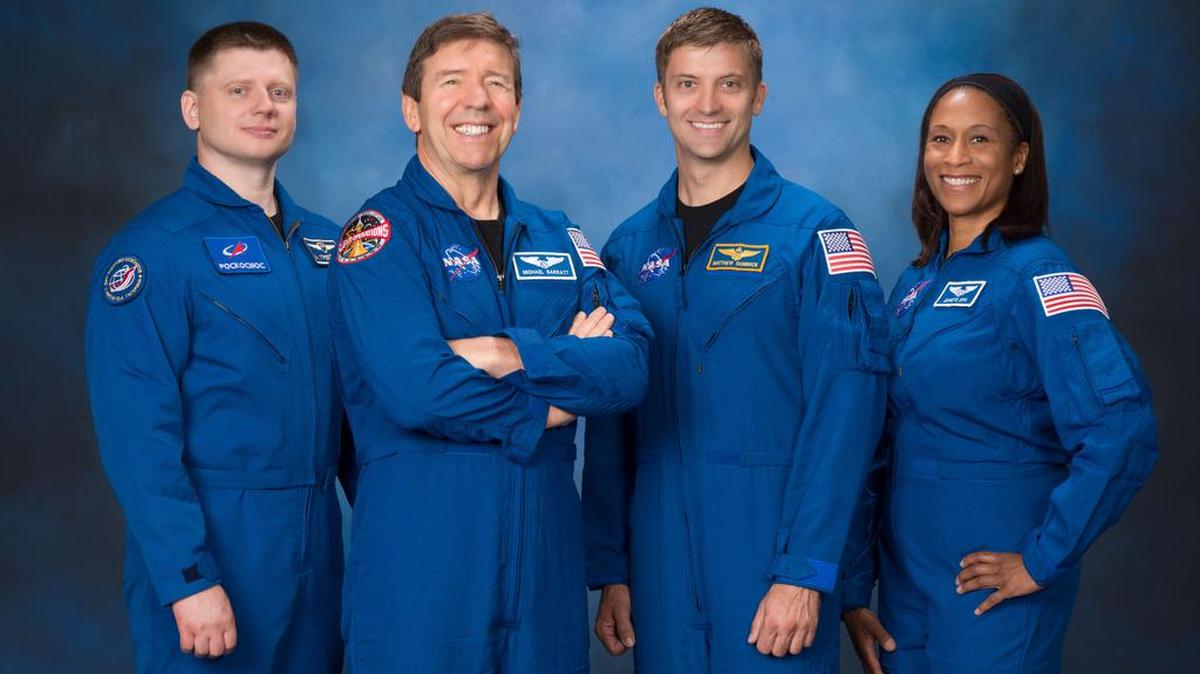 La tripulación de la SpaceX Crew-8. De izq.a der.: el cosmonauta de Roscosmos Alexander Grebenkin, el astronauta de la NASA Michael Barratt, el astronauta de la NASA Matthew Dominick y la astronauta de la NASA Jeanette Epps.