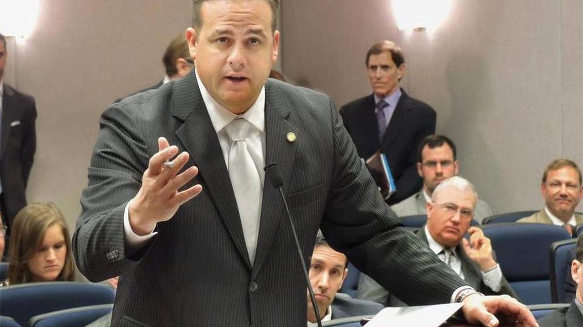 El senador estatal Frank Artiles