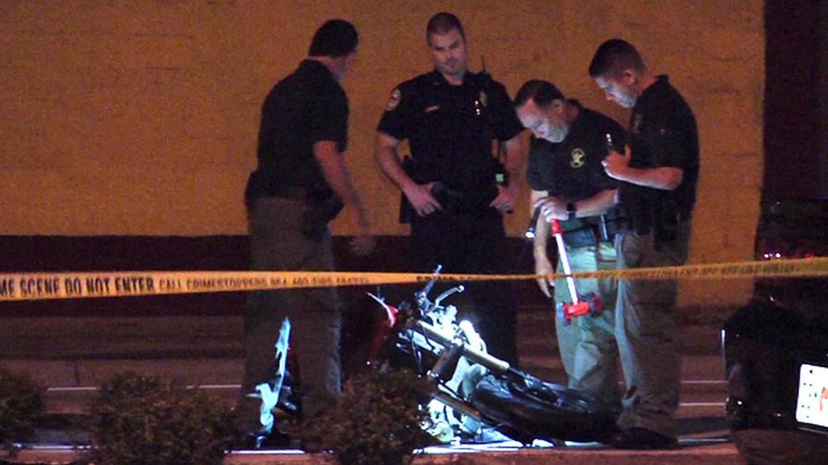 La policía investiga la escena del crimen en Fort Lauderdale.