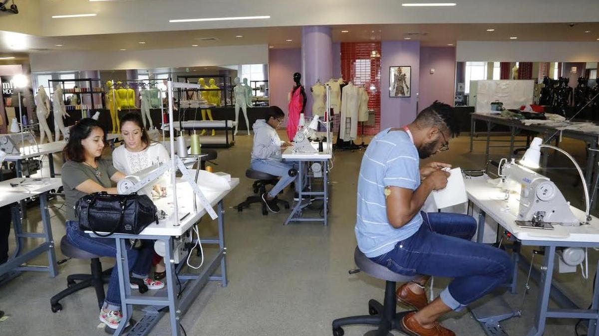 El Instituto de la Moda de Miami proporciona la base educativa para el desarrollo de una fuerza laboral calificada.