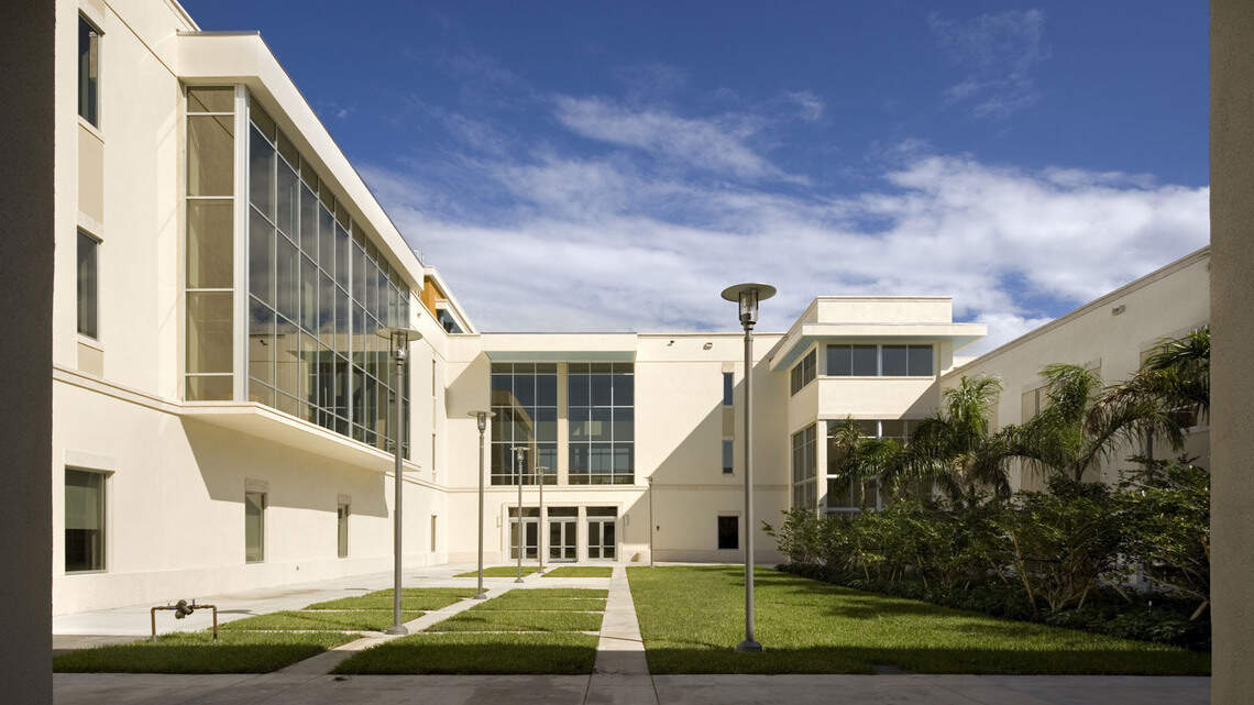 ¿Quieres ser abogado en la Florida? Considera estudiar en estas facultades de derecho