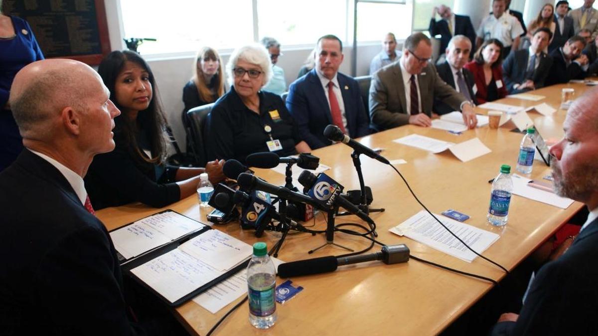 El gobernador de Florida, Rick Scott, se reúne el viernes con funcionarios, empresarios y congresistas en Miami Beach para hablar sobre el virus del zika.