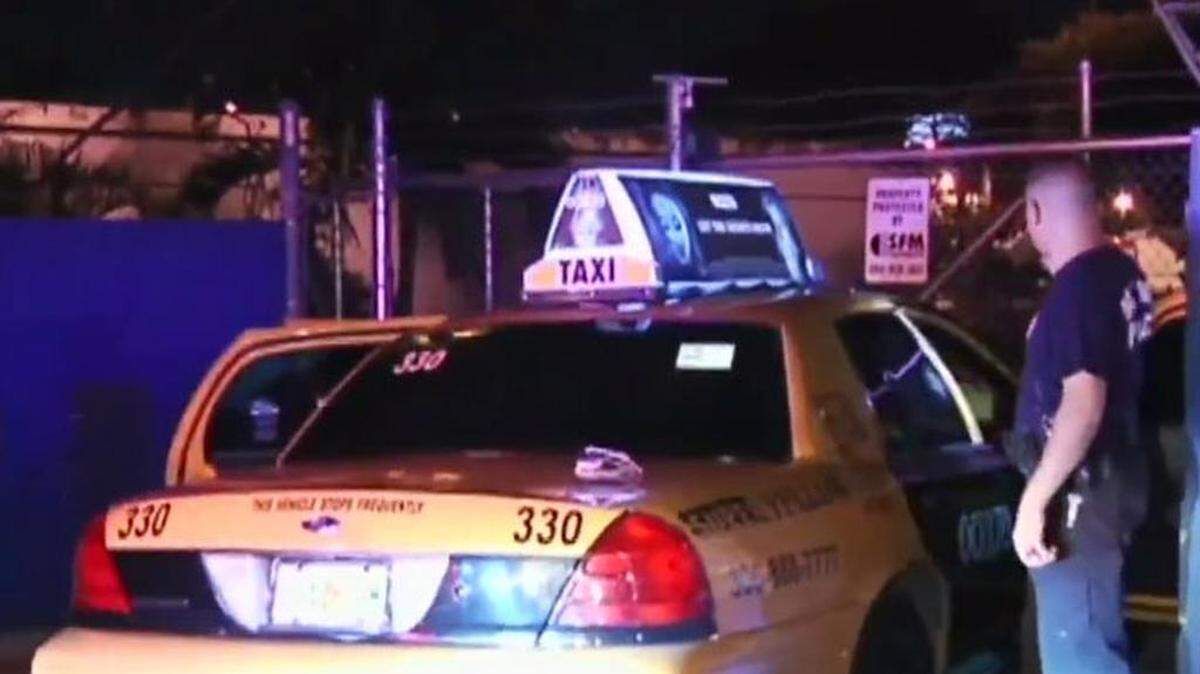 La policía de Miami confirmó que el robo del auto tuvo lugar en la zona de la Avenida 13 y la calle 15 en Miami alrededor de las 4 a.m. del lunes.