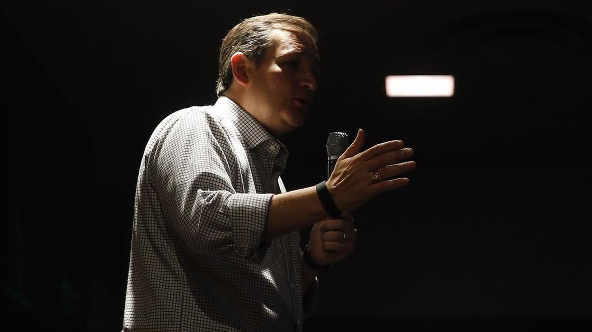 Ted Cruz, precandidato republicano a la presidencia de EEUU, durante un evento de campaña en Praise Community Church, Mason City, Iowa, el viernes 8 de enero.