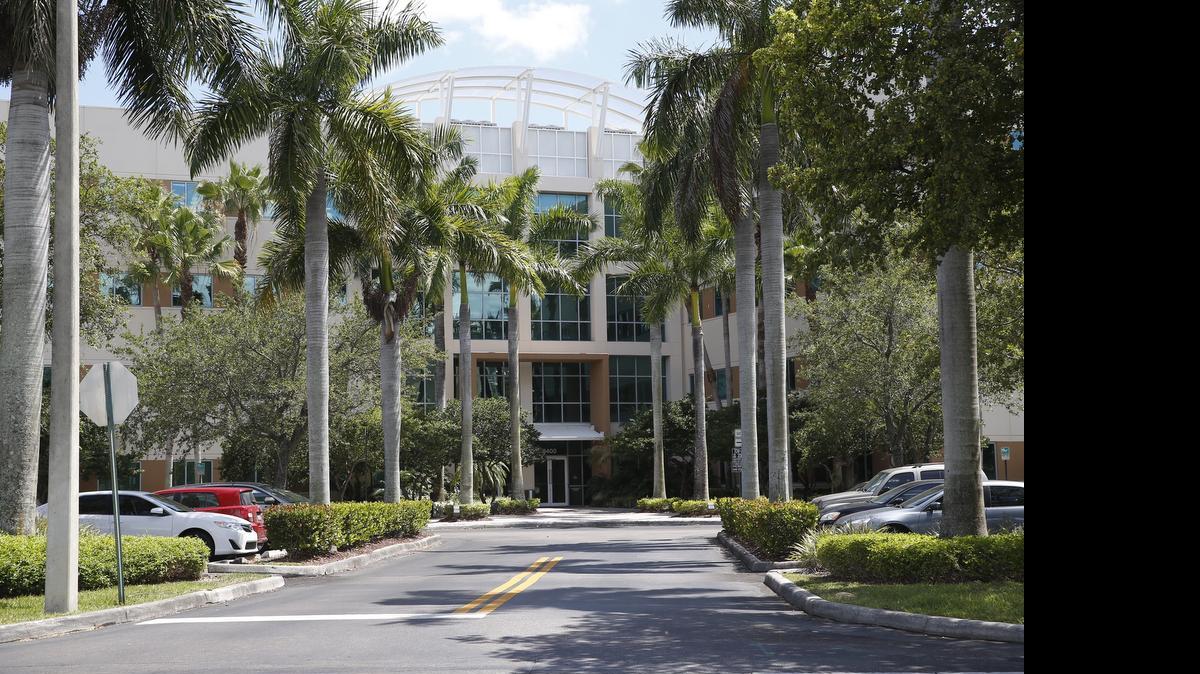 
Las oficinas de VA Cell están ubicadas en Atrium Office Park, del 8400 NW 33 street en Doral. VA Cell es una de las empresas que recibió grandes sumas de la policía de Bal Harbour.


