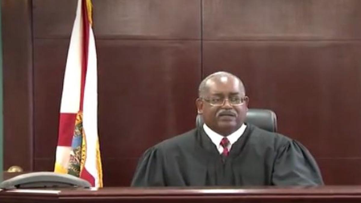 El juez Eric Hendon durante una audiencia en abril del 2017.