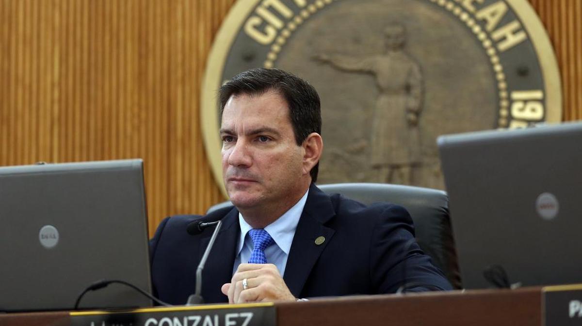 Luis González fue elegido la noche del martes con el voto unánime de los siete miembros del Concejo de Hialeah.