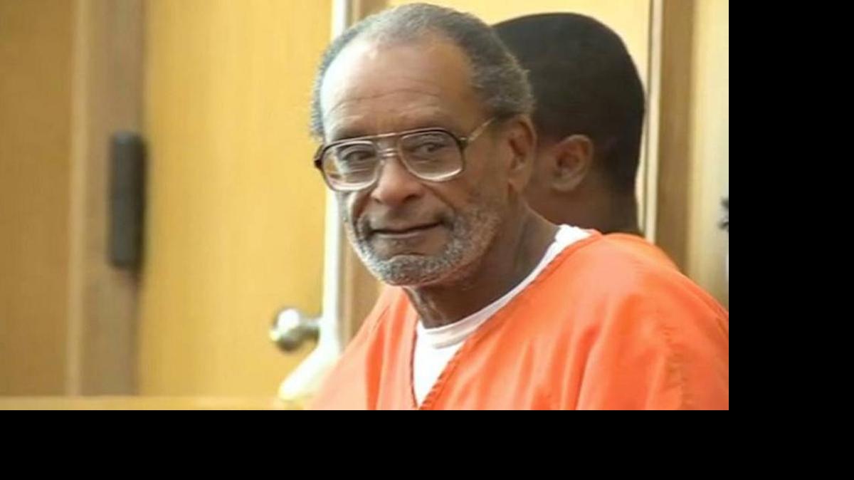 
Prince Johnson, condenado a cadena perpetua en 1971, por el asesinato de la esposa de un vendedor de helados en Miami, se presentó ante una corte de Miami-Dade el viernes, para una nueva audiencia sentencia que concluyó con su liberación.
