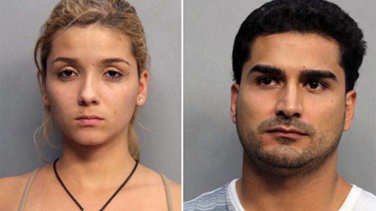 Liliana Vanegas junto a Francisco Trujillo, el hombre que pasó a buscar a la sospechosa en un Mercedes Benz blanco.