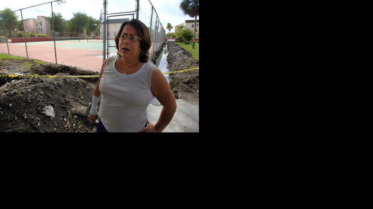 
La presidenta de la Asociación de Propietarios de Los Sueños, Arelys López, dijo que la demanda es injusta ya que son los residentes que no han pagado.


