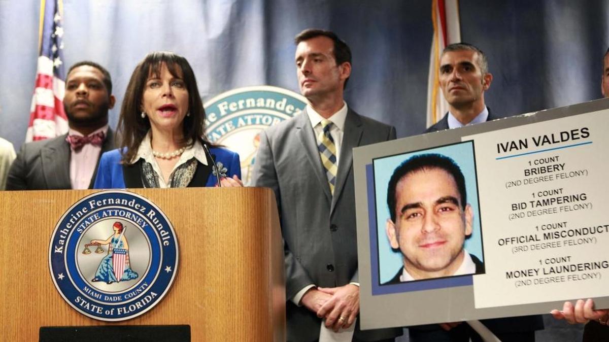 Kathy Fernández-Rundle, fiscal estatal del Condado de Miami-Dade, durante una conferencia de prensa en septiembre pasado sobre el caso de sobornos.