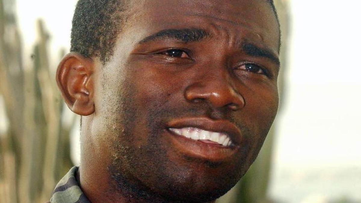 Foto de archivo del ex militar haitiano Guy Philippe el 24 de febrero del 2004 cuando encabezó un golpe de Estado.