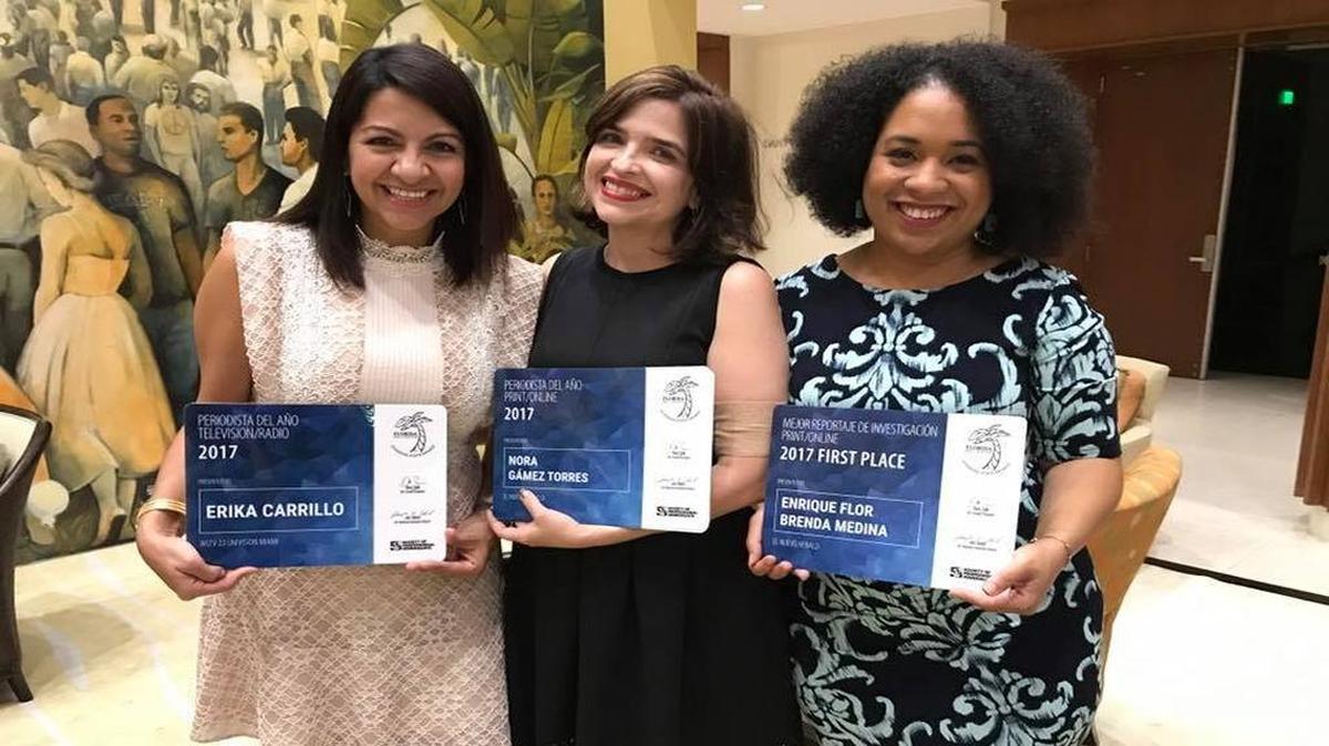 Las periodistas Brenda Medina (der) y Nora Gámez Torres (centro) de el Nuevo Herald, junto con Erika Carrillo de Univisión 23.