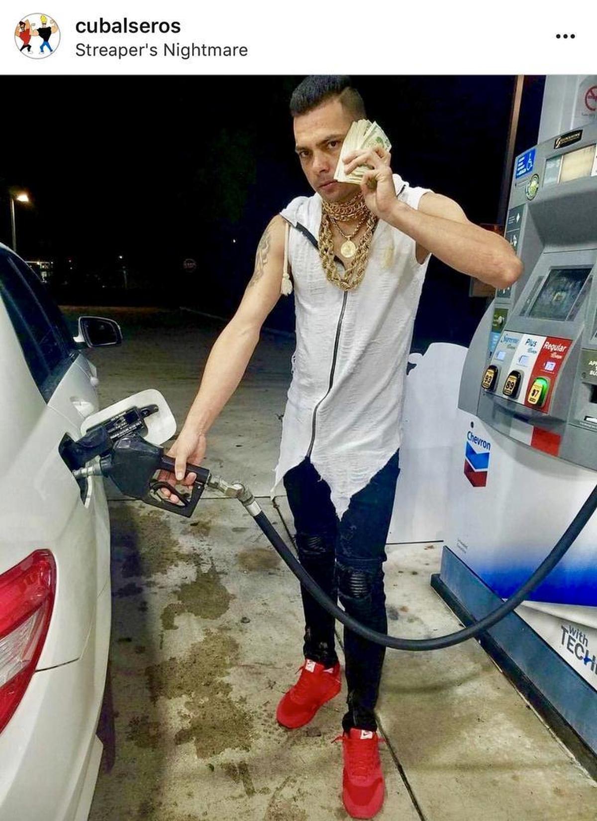 Cortesía de Cubalseros. Jorge, creador de Cubalseros, dice que no tiene intención de ofender a nadie con su página de Instagram, sino que quiere llamar la atención sobre el mal gusto.