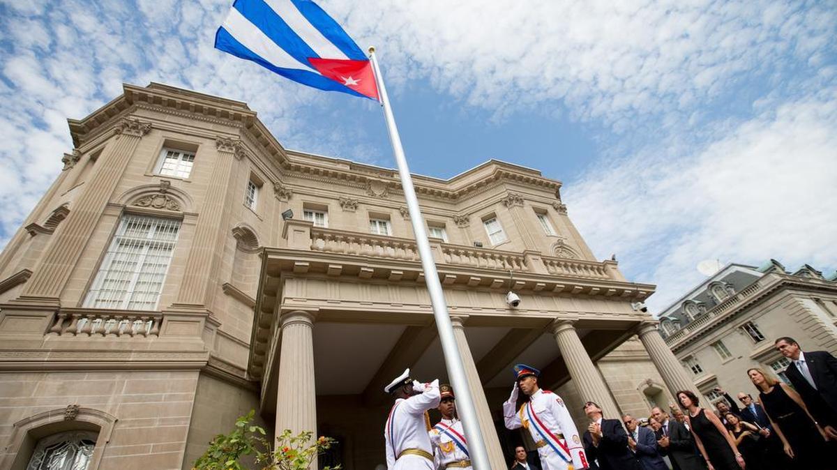 Luego de más de medio siglo sin representación formal, Cuba abrió su embajada en Washington el 20 de julio del 2015.