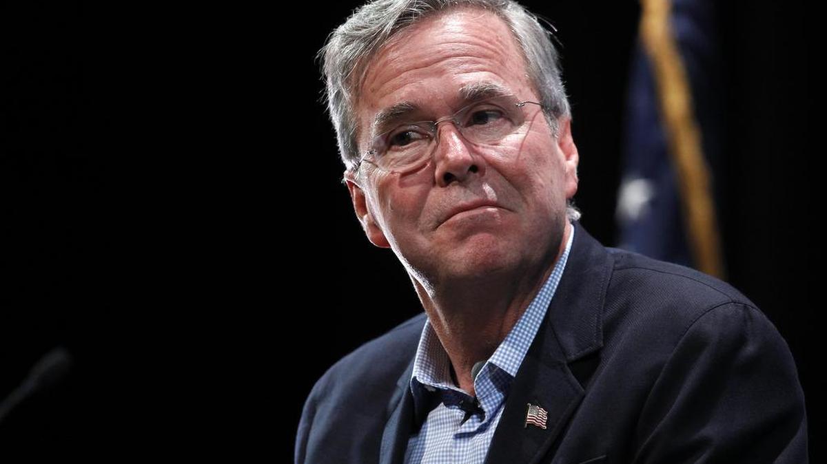 El precandidato presidencial Jeb Bush participa en un foro en North Las Vegas, Nevada, el miércoles 21 de octubre.