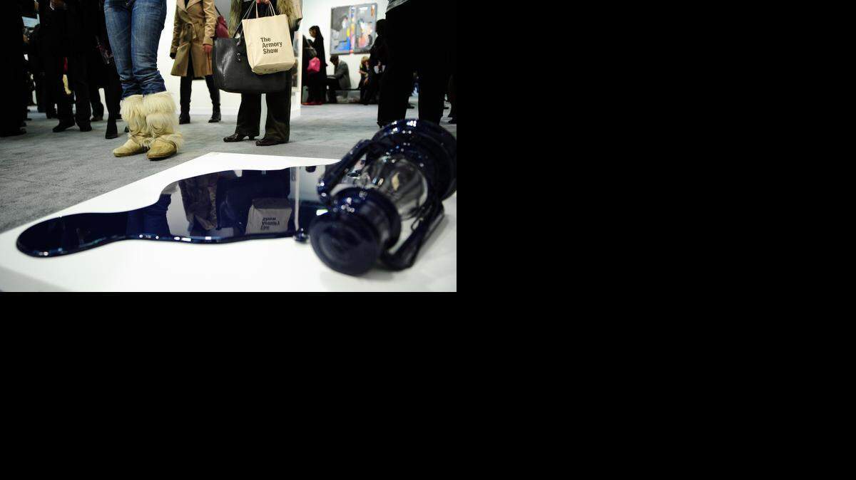 
Una obra del colectivo Los Carpinteros en el Armory Art Show de Nueva York en el 2010. 
