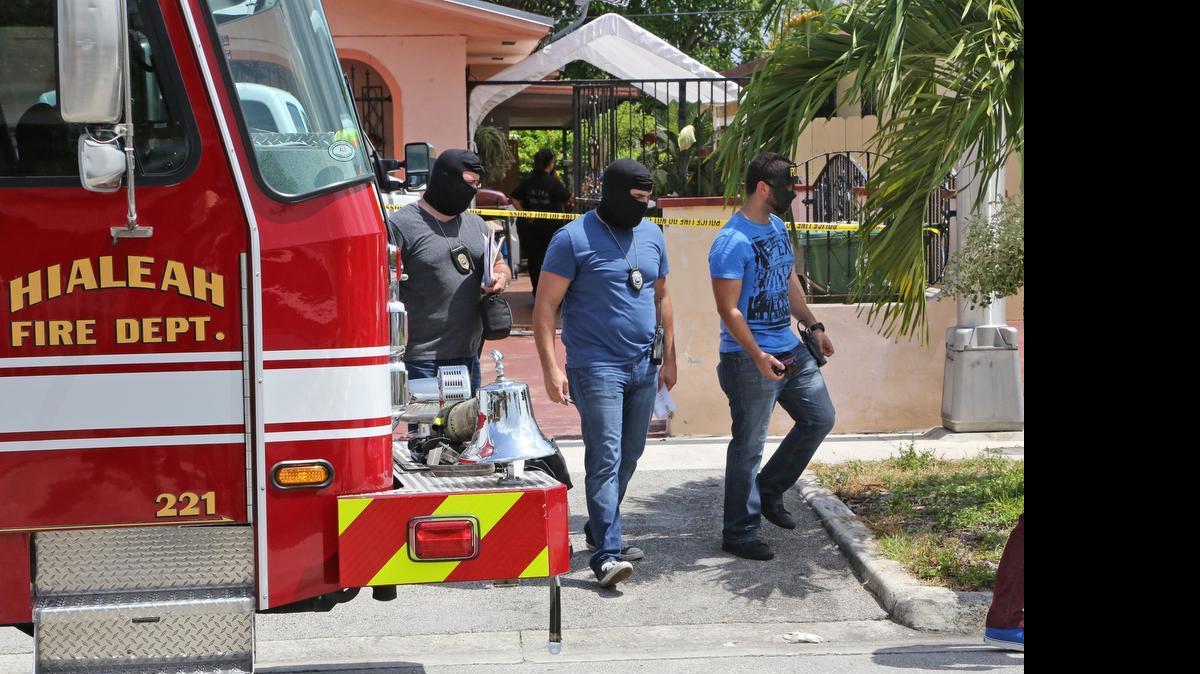 
Policías encubiertos fueron llamados por los bomberos a una casa en Hialeah este lunes donde encontraron que en el lugar se cultivaba marihuana.
.
