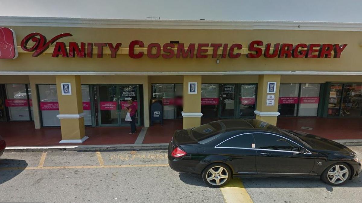 Fachada del centro Vanity Cosmetic Surgery en Miami.