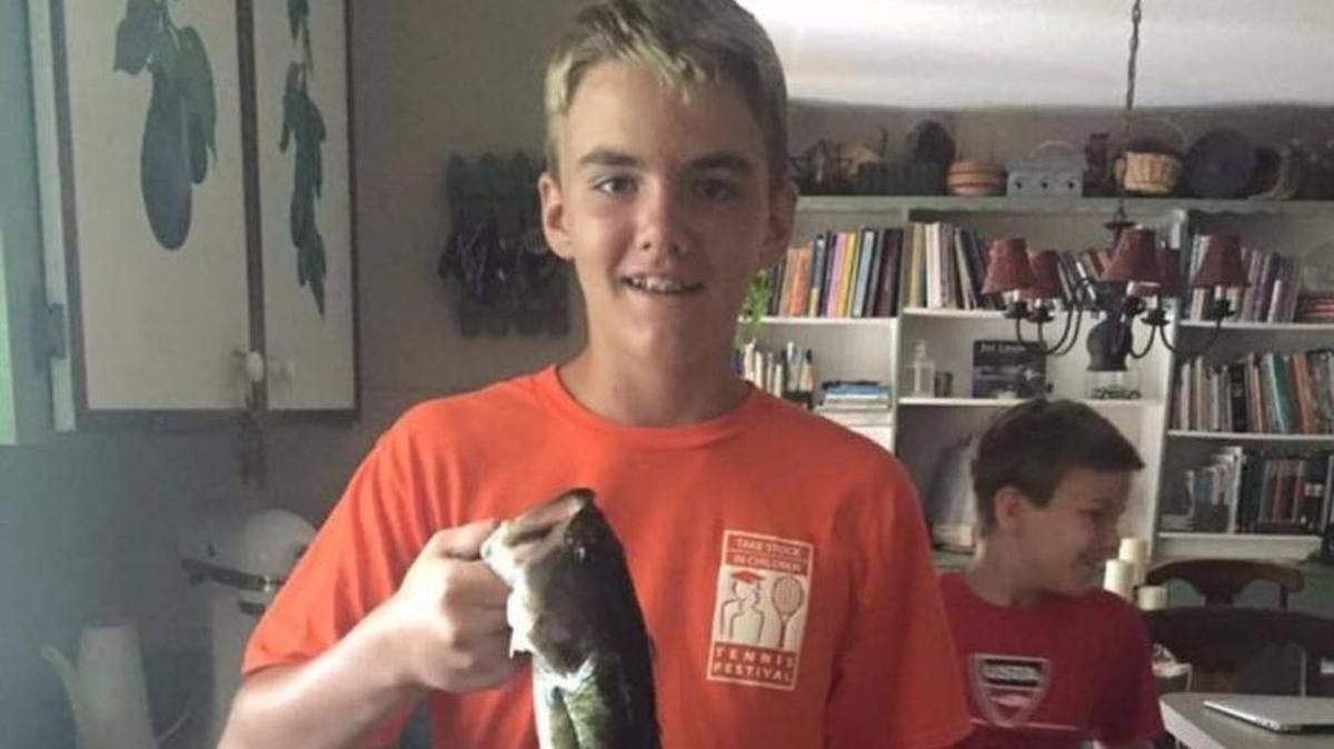 Stephen Brumby, de 14 años, murió el domingo después que su padre le disparó por accidente en un centro de tiro en Sarasota, Florida.