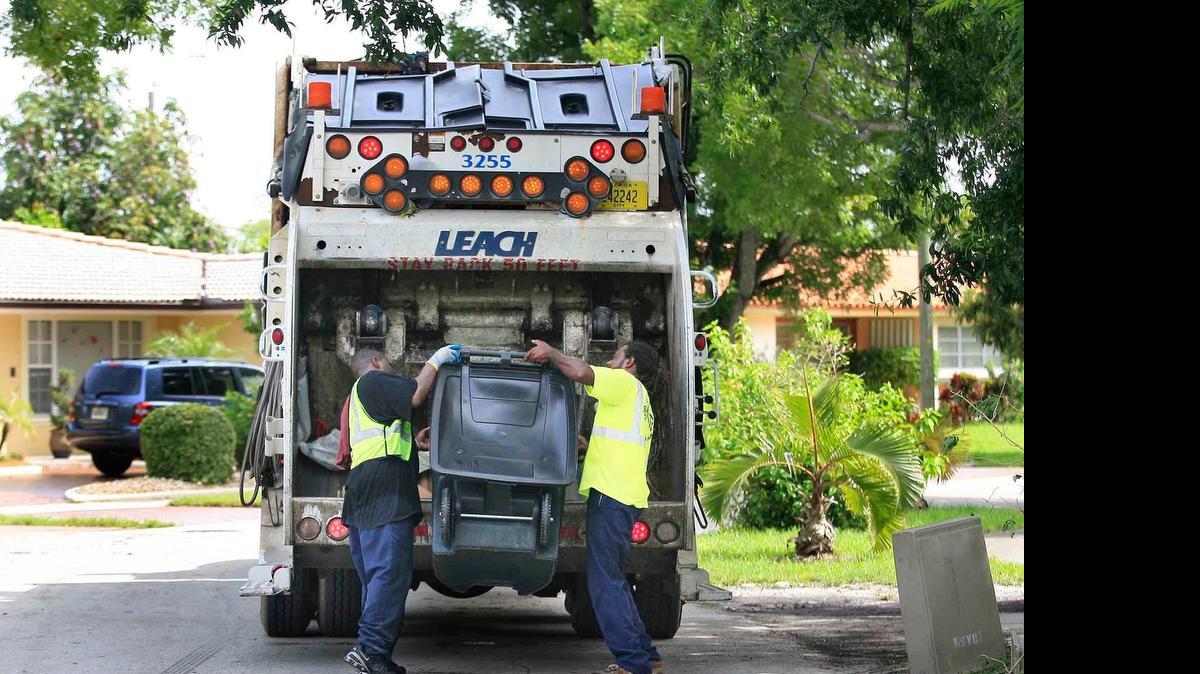 
Ahora solo dos compañías, Progressive Waste Solutions y Waste Management, son elegibles para obtener contrato de recogida de basura en Hialeah. 
