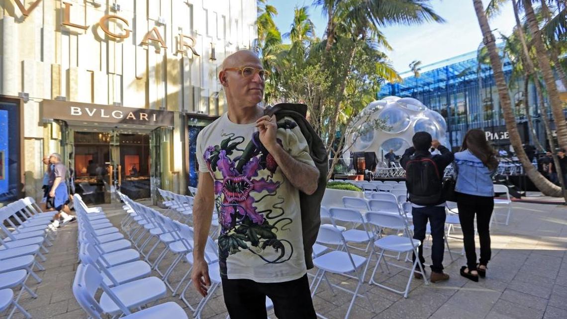 Craig Robins, president and CEO of Dacra, the firm that developed the Miami Design District, is joining forces with Elon Musk for a solar-powered community in Austin, Texas.