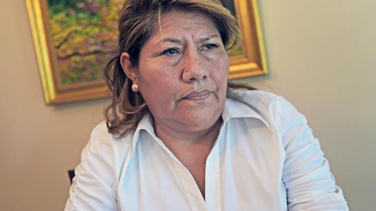 Rosa Polo alega que el ex vice presidente del Perú y presidente de la escuela de cocina San Ignacio de Loyola, Raúl Diez Canseco, le robó el título del Récord Guinness por hacer la ensalada de quinua más grande del mundo.