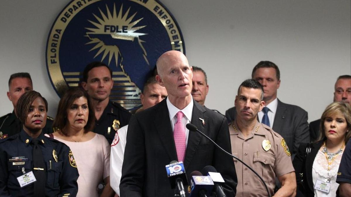 El gobernador de Florida, Rick Scott, en una conferencia de prensa el jueves donde anunció nuevas medidas para combatir y prevenir actos terroristas en el estado.