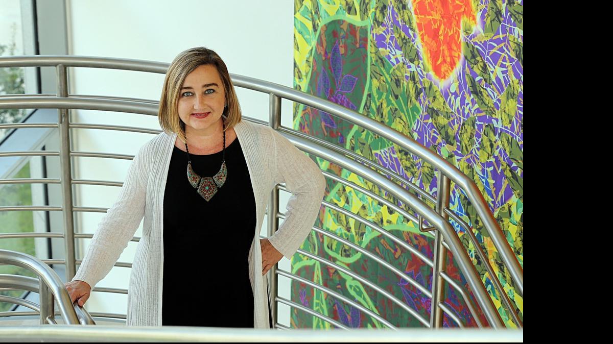 
Ana Martínez, la nueva directora de desarrollo del Patricia & Phillip Frost Art Museum, en Florida International University, en las instalaciones del museo.
