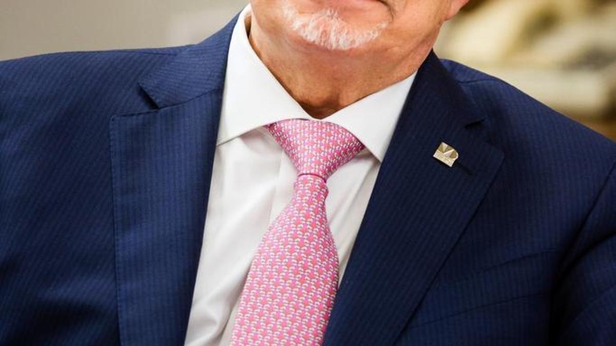 Dr. Eduardo J. Padrón