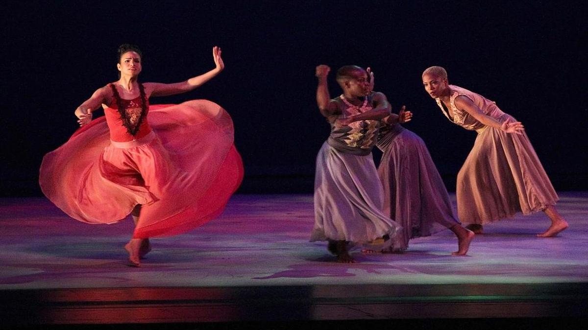 Bailarines del Alvin Ailey American Dance Theater en el Adrienne Arsht Center for the Performing Arts en Miami, en febrero del 2016.