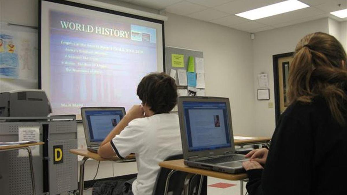 La junta escolar de Broward es la primera en oponerse abiertamente a la nueva reforma escolar aprobada por Tallahassee.