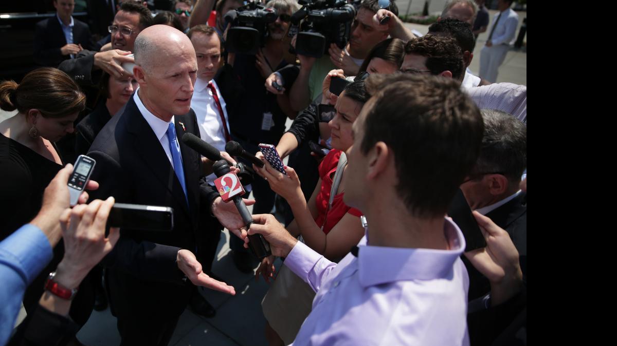 
Rick Scott habla con la prensa el pasado 6 de mayo en Washington.


