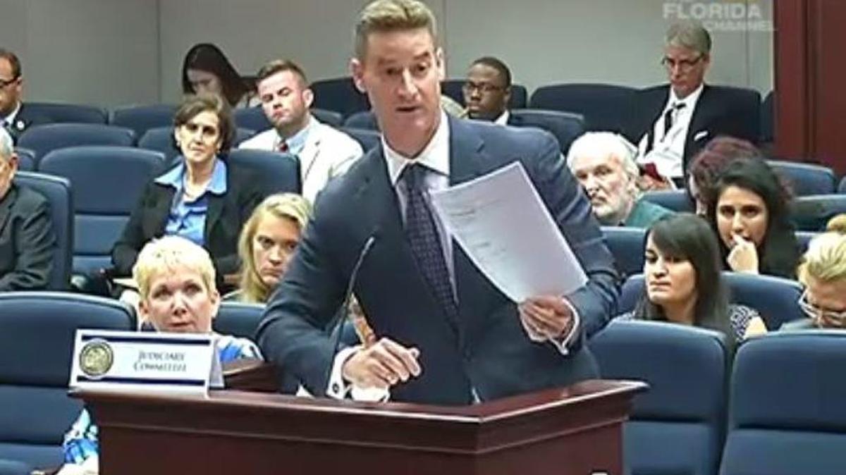 La propuesta (HB 4001) del representante Greg Steube, republicano de Sarasota, avanzó rápidamente este otoño por tres comisiones de la Cámara y venció su último obstáculo el jueves.