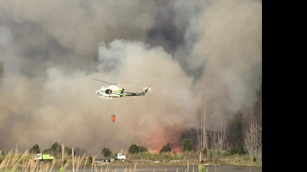 
El incendio forestal que quemó más de 2,000 hectáreas en Kendall fue declarado “bajo control” este lunes por el cuerpo de bomberos de Miami-Dade.
