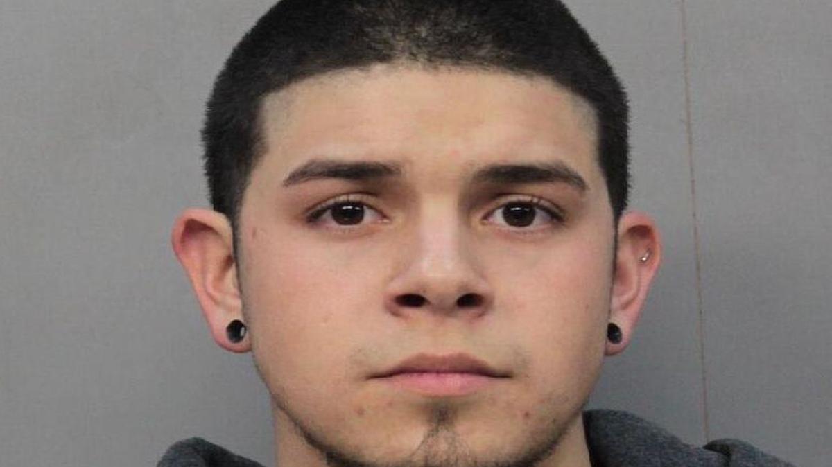 Enrique Domínguez fue arrestado el viernes por agresión con agravantes. Un juez de Miami-Dade le ordenó el sábado que debe pagar una fianza de $5,000 y quedar en arresto domiciliario antes del juicio