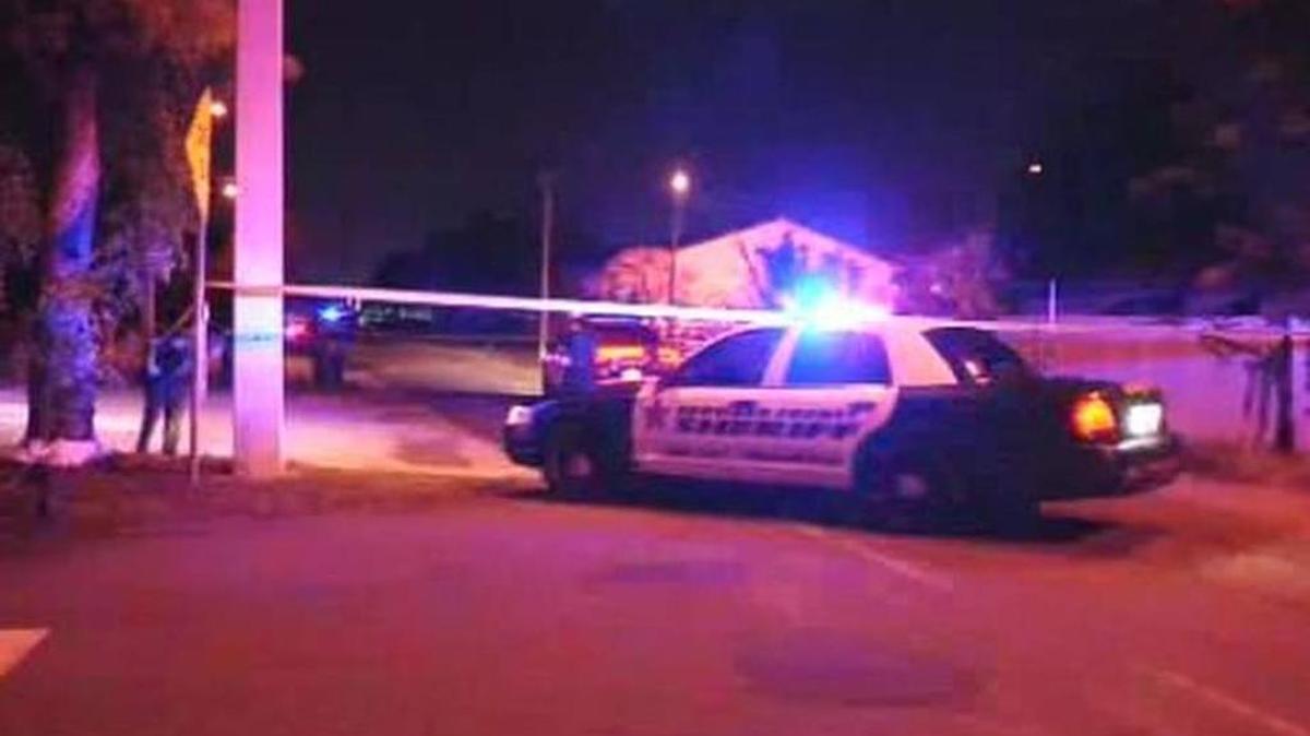 Un hombre de 32 años le disparó a sus dos hijos, matando a un bebé de un año e hiriendo al niño de 7, y luego se suicidó en una casa en Dania Beach, al norte de Miami, reportaron las autoridades el miércoles en la mañana.