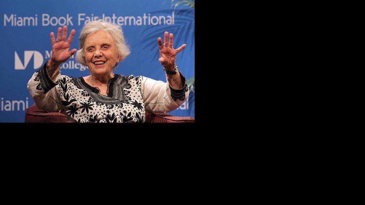 
Elena Poniatowska en ‘An Evening With’ durante la apertura de Miami Book Fair 2014, de Miami Dade College.


