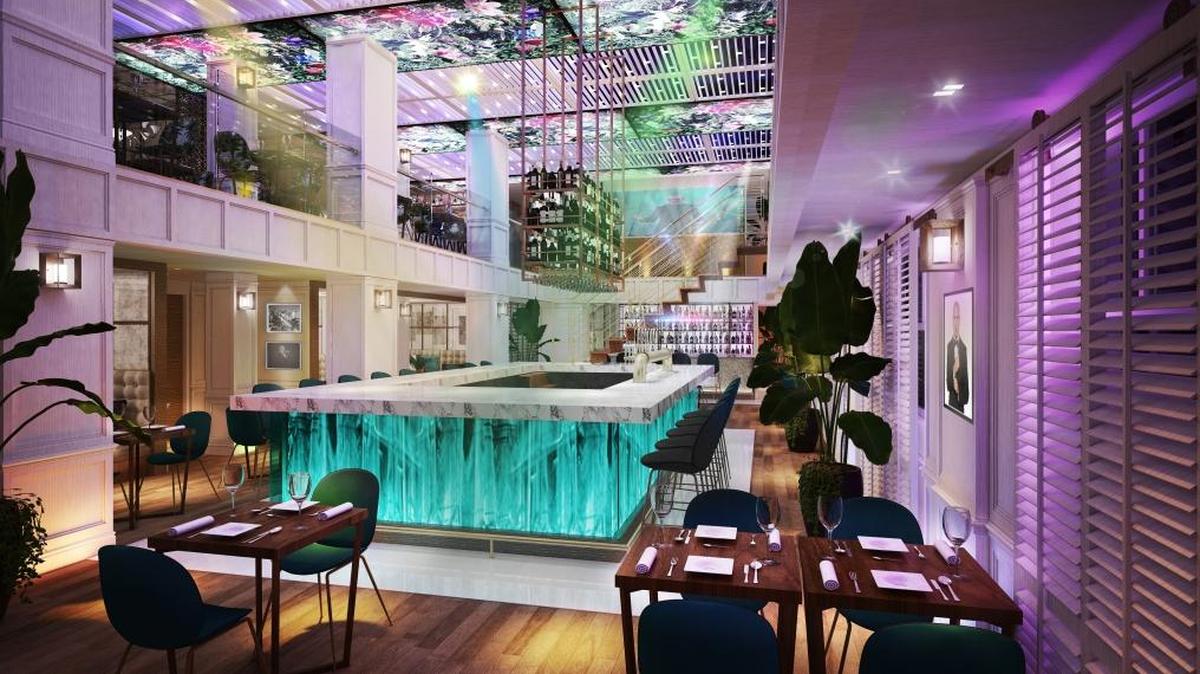 El comedor principal en el nuevo restaurante de Pitbull en Ocean Drive.